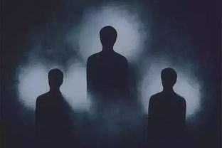 ֢